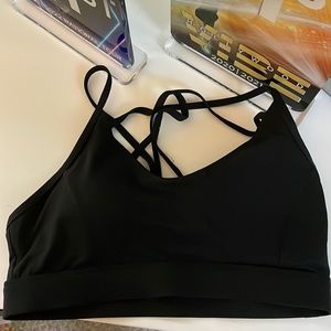 black sports bra